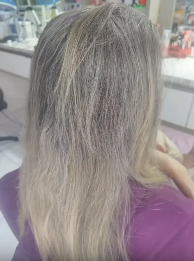 Cabelo antes da recuperação capilar no salão Flor Cabeleireira em Joinville